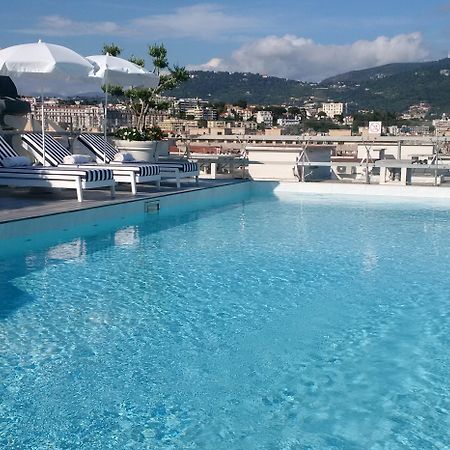 Boscolo Nice Hotel & Spa Kültér fotó Rooftop pool at the Hotel Carlton Cannes