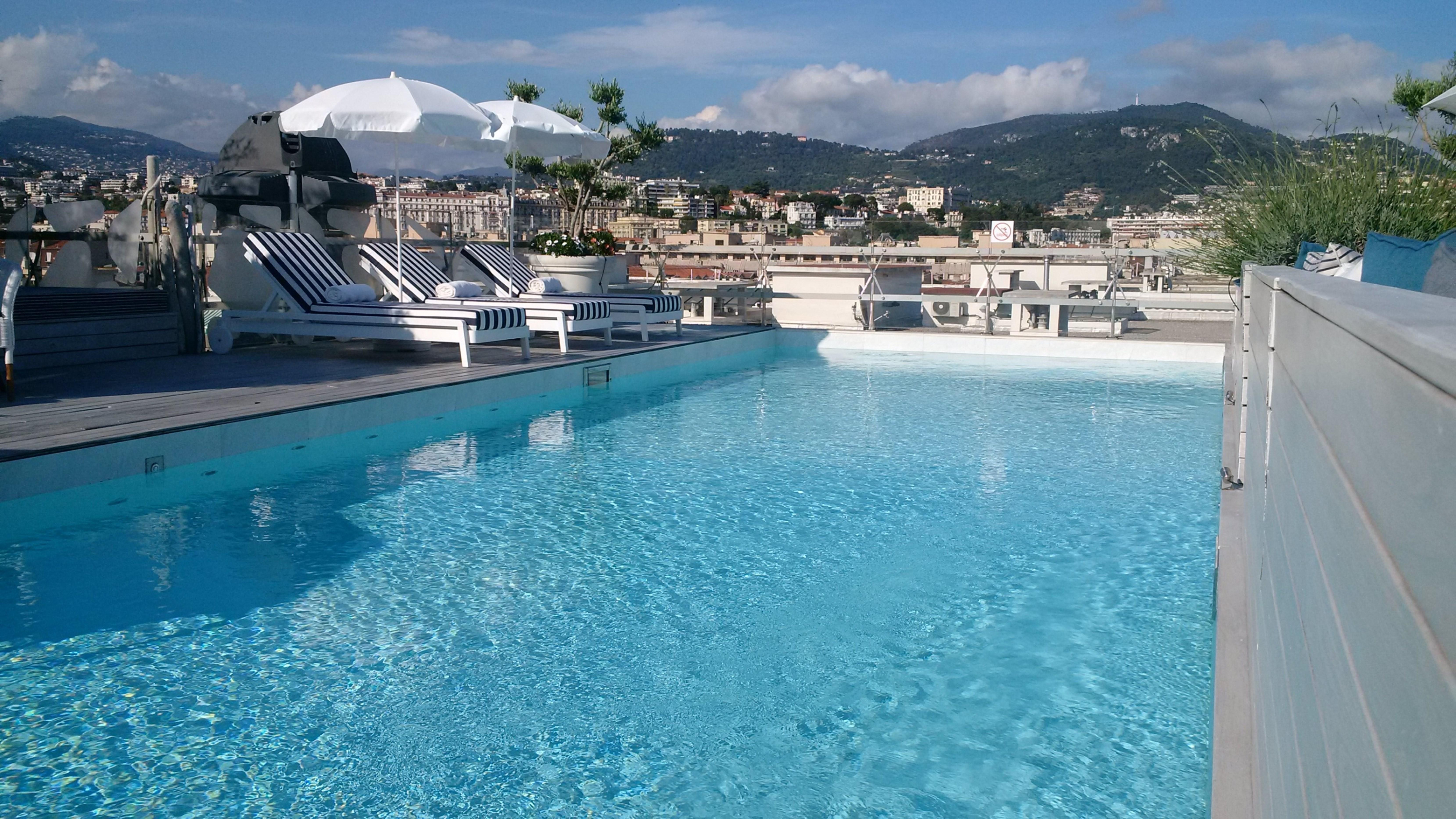 Boscolo Nice Hotel & Spa Kültér fotó Rooftop pool at the Hotel Carlton Cannes