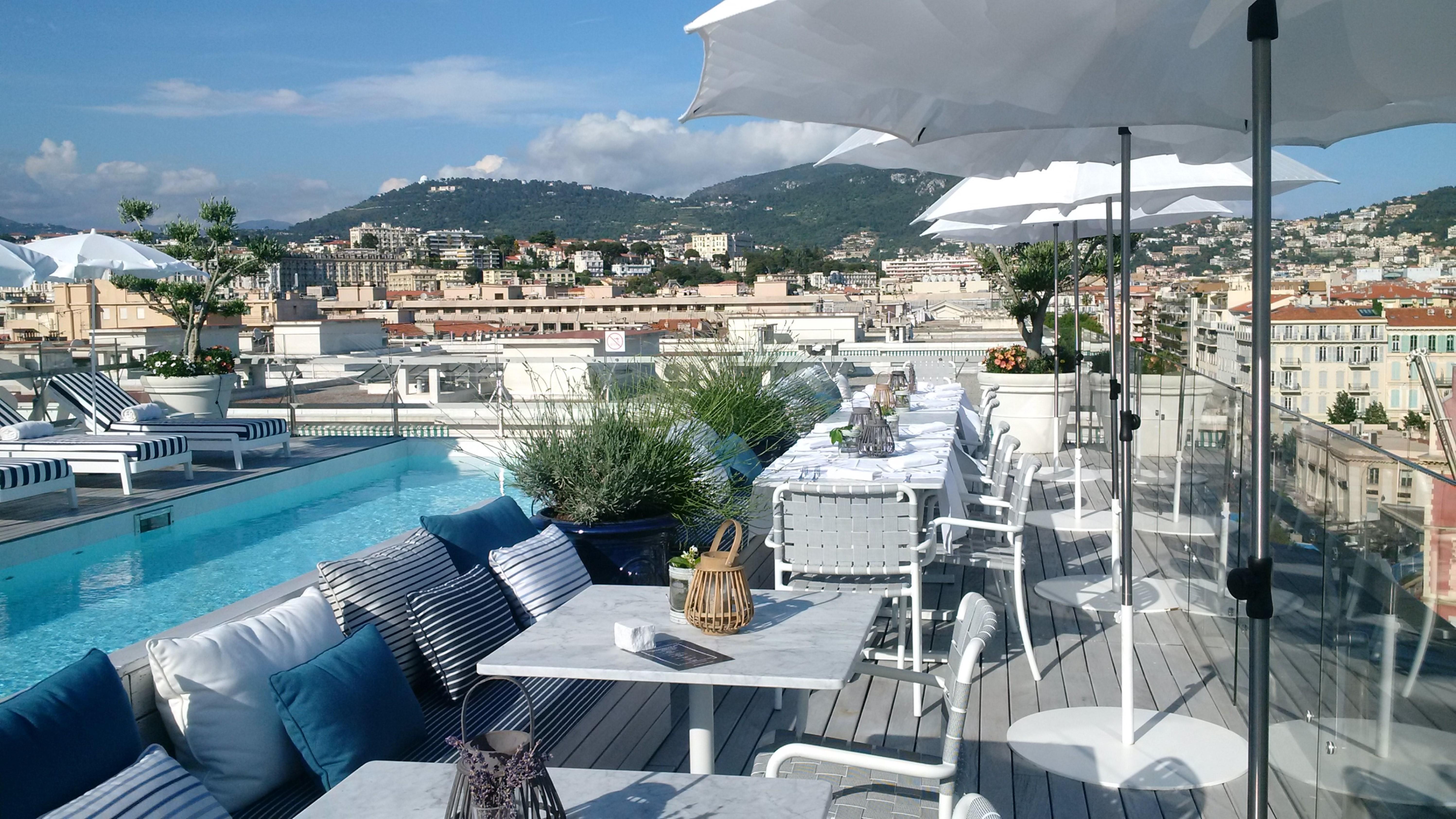 Boscolo Nice Hotel & Spa Kültér fotó The rooftop pool at the Hotel 57
