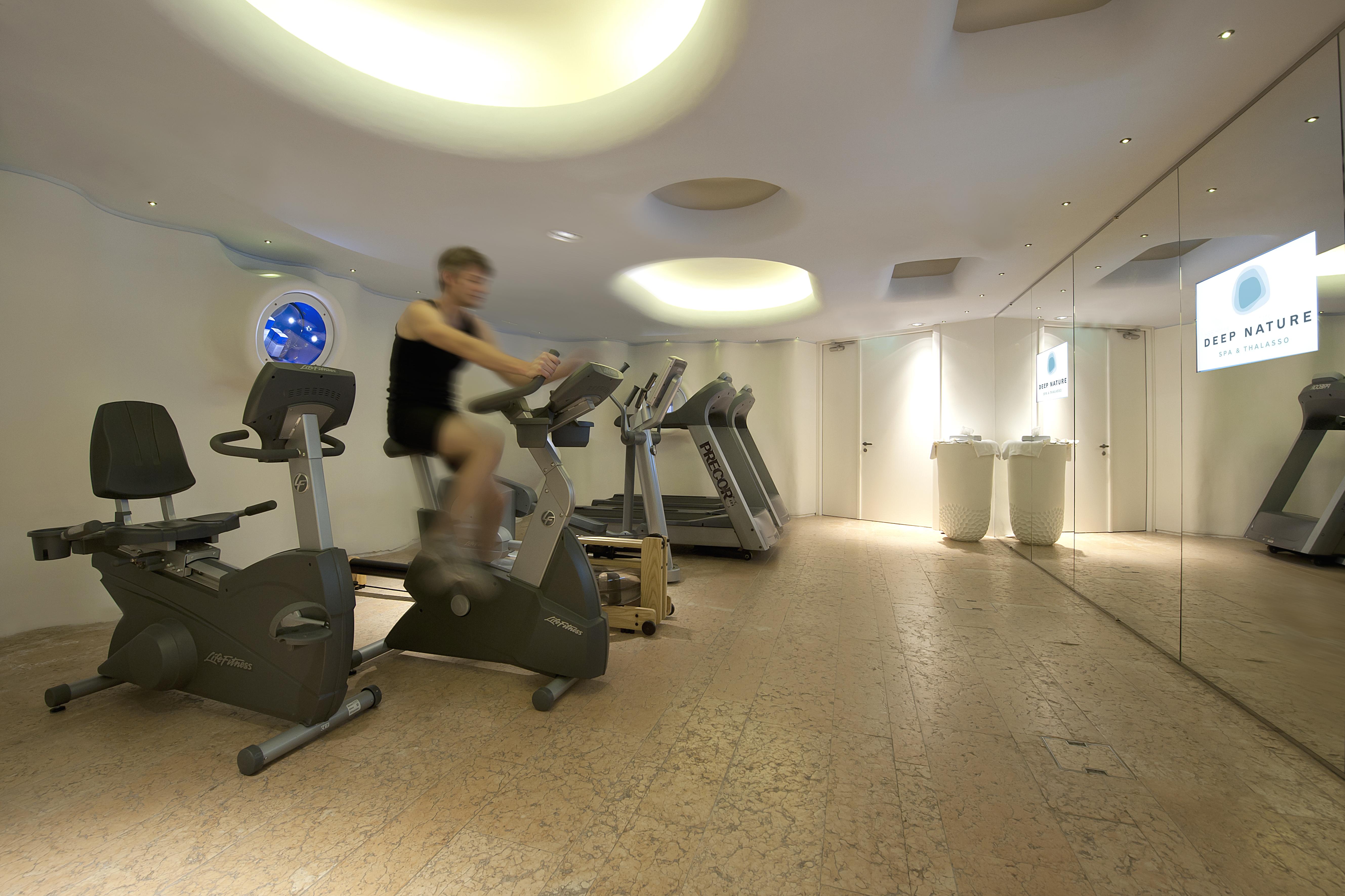 Boscolo Nice Hotel & Spa Kültér fotó The gym at the hotel