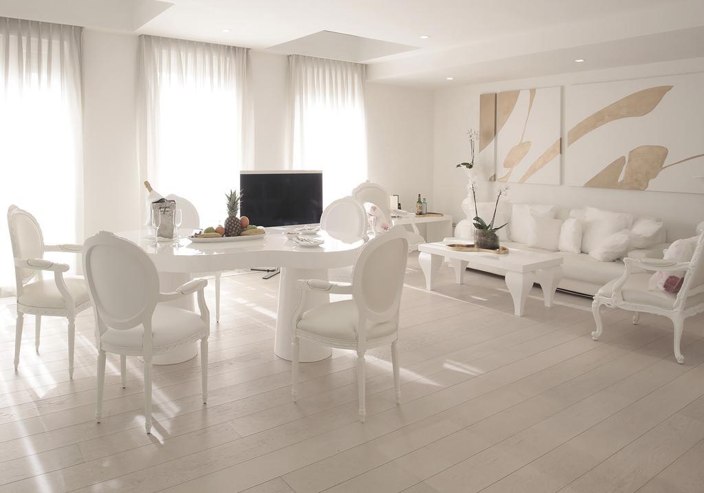 Boscolo Nice Hotel & Spa Kültér fotó A white themed living room